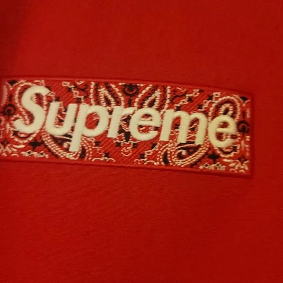 Supreme hoodie - Picture 2 of 3